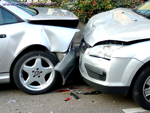 car insurance car crash image Courtesy of autopistonmagazine.com